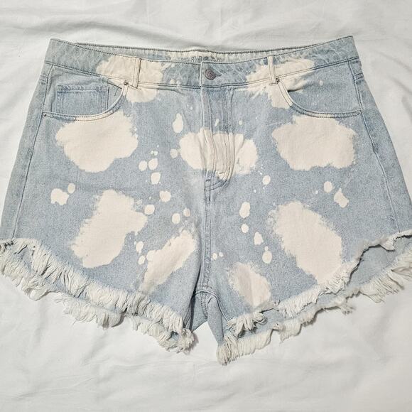 Wild Fable light wash bleach dye high rise cutoff denim shorts size 18 - Picture 2 of 10